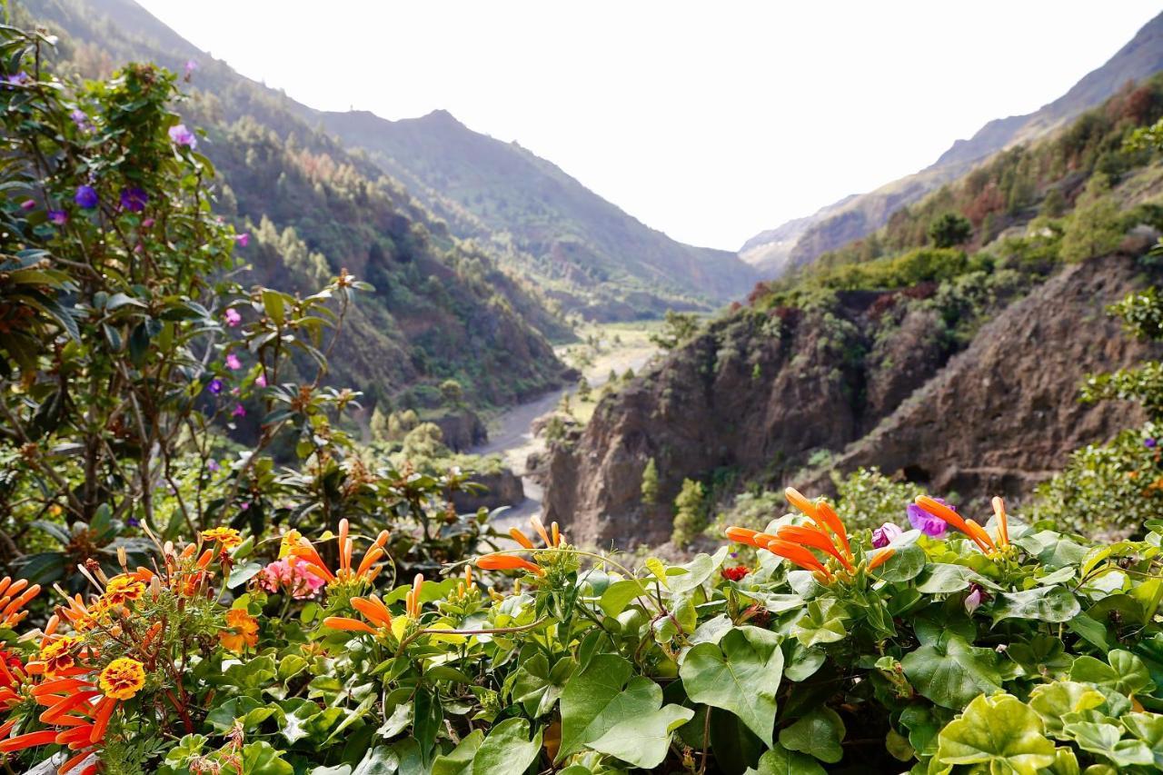 The Cradle Of The Moon, Rivendell Hotel เอลปาโซ ภายนอก รูปภาพ